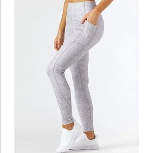 Glyder TAPER LEGGING PRINT: GREY STATIC